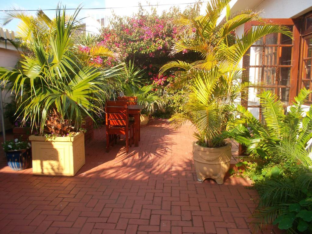 At Sta-Plus Guest House Port Elizabeth Exterior photo